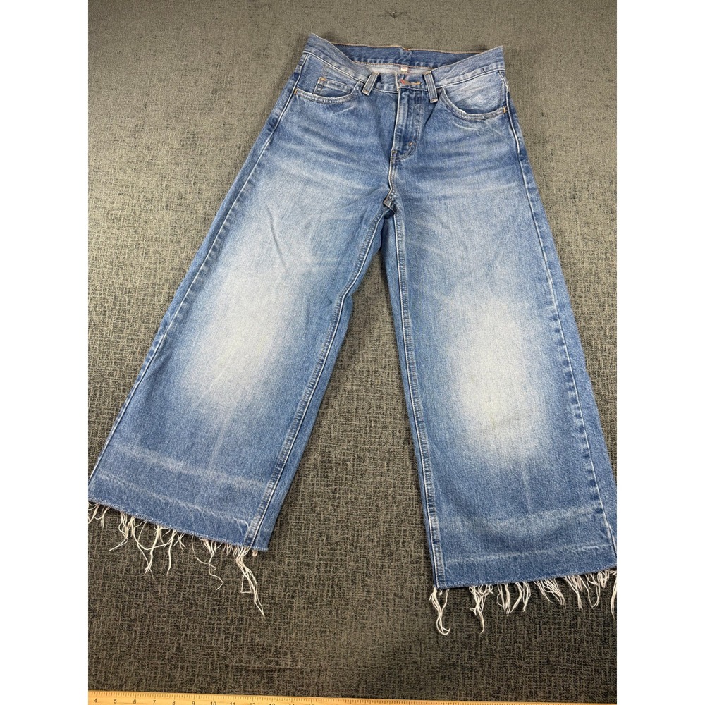 Levis High Waisted Wide Leg Raw Hem Cropped Jeans Medium Wash Size 25
